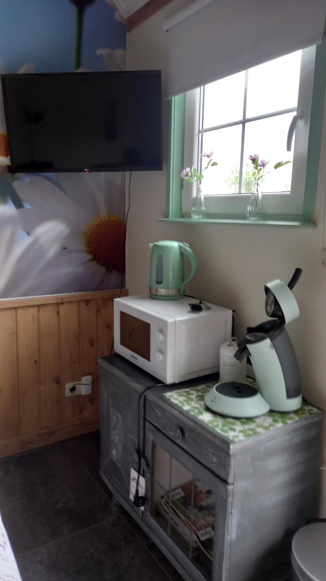 Bed En Brochje De Oase Bed & Breakfast Sweagerbosk Dış mekan fotoğraf